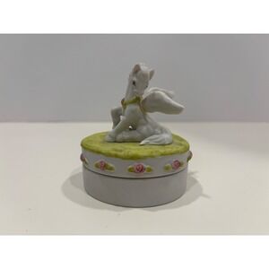 Vintage 1982 Wallace Berrie Fantasy Collectables Pegasus Porcelain Trinket Box